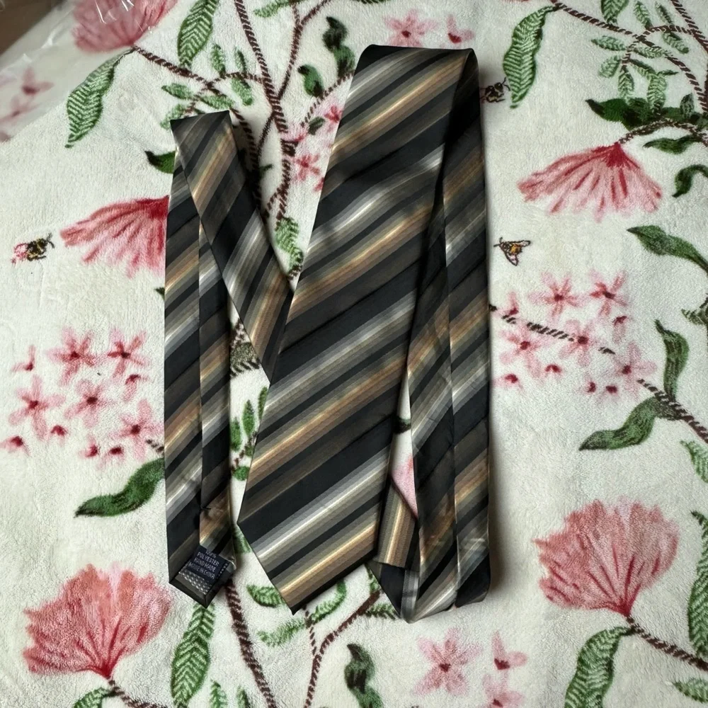 Croft & Barrow Men's Tie - Black, Gray, Gold Stripes